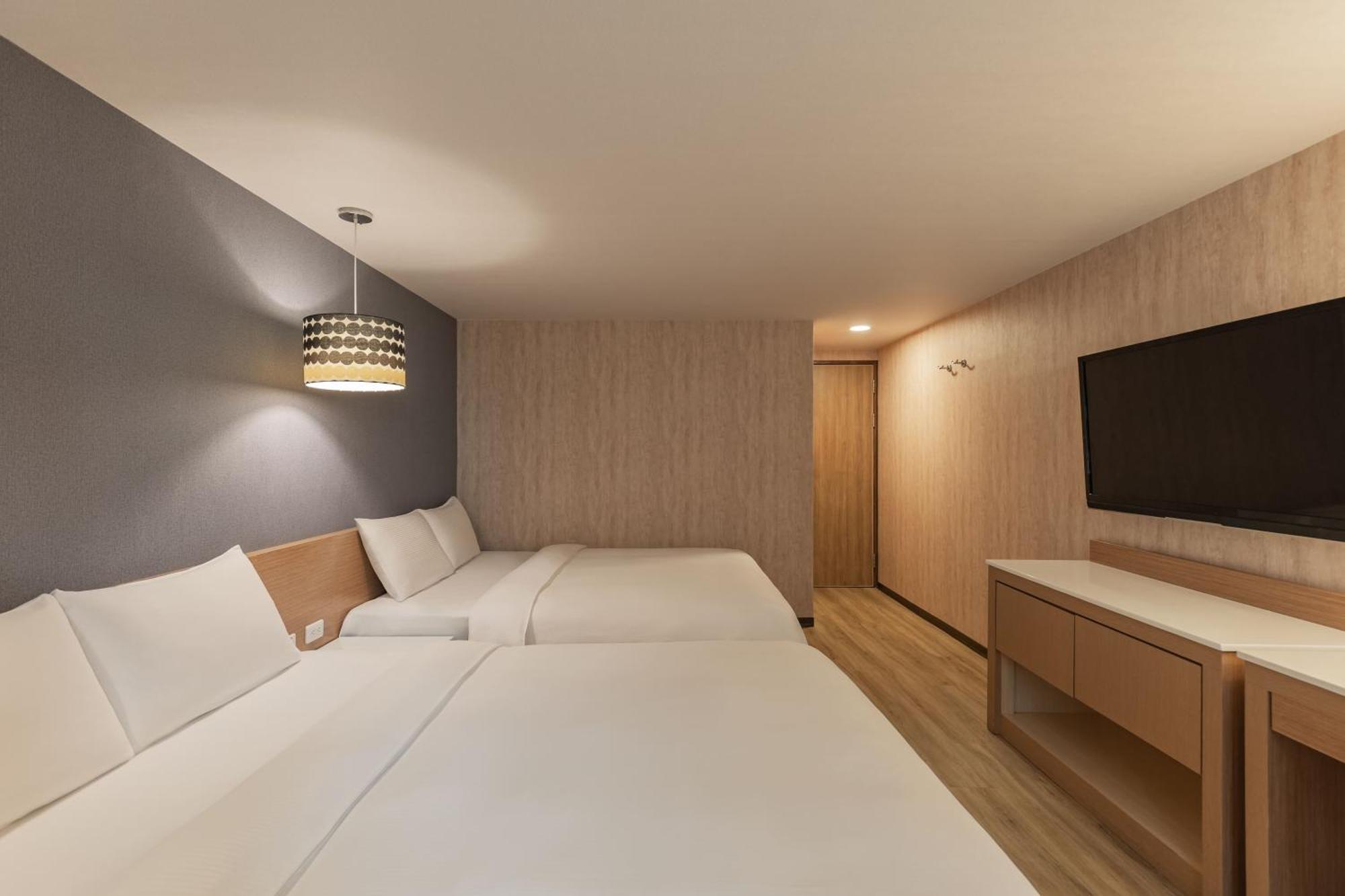 Kindness Hotel - Tainan Chihkan Tower Ruang foto