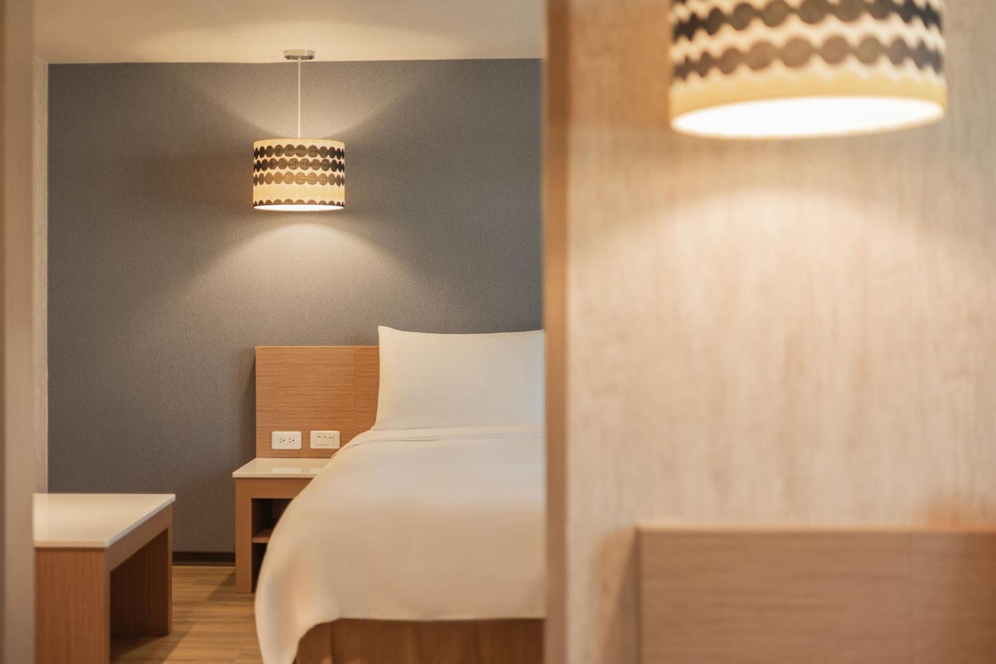 Kindness Hotel - Tainan Chihkan Tower Ruang foto