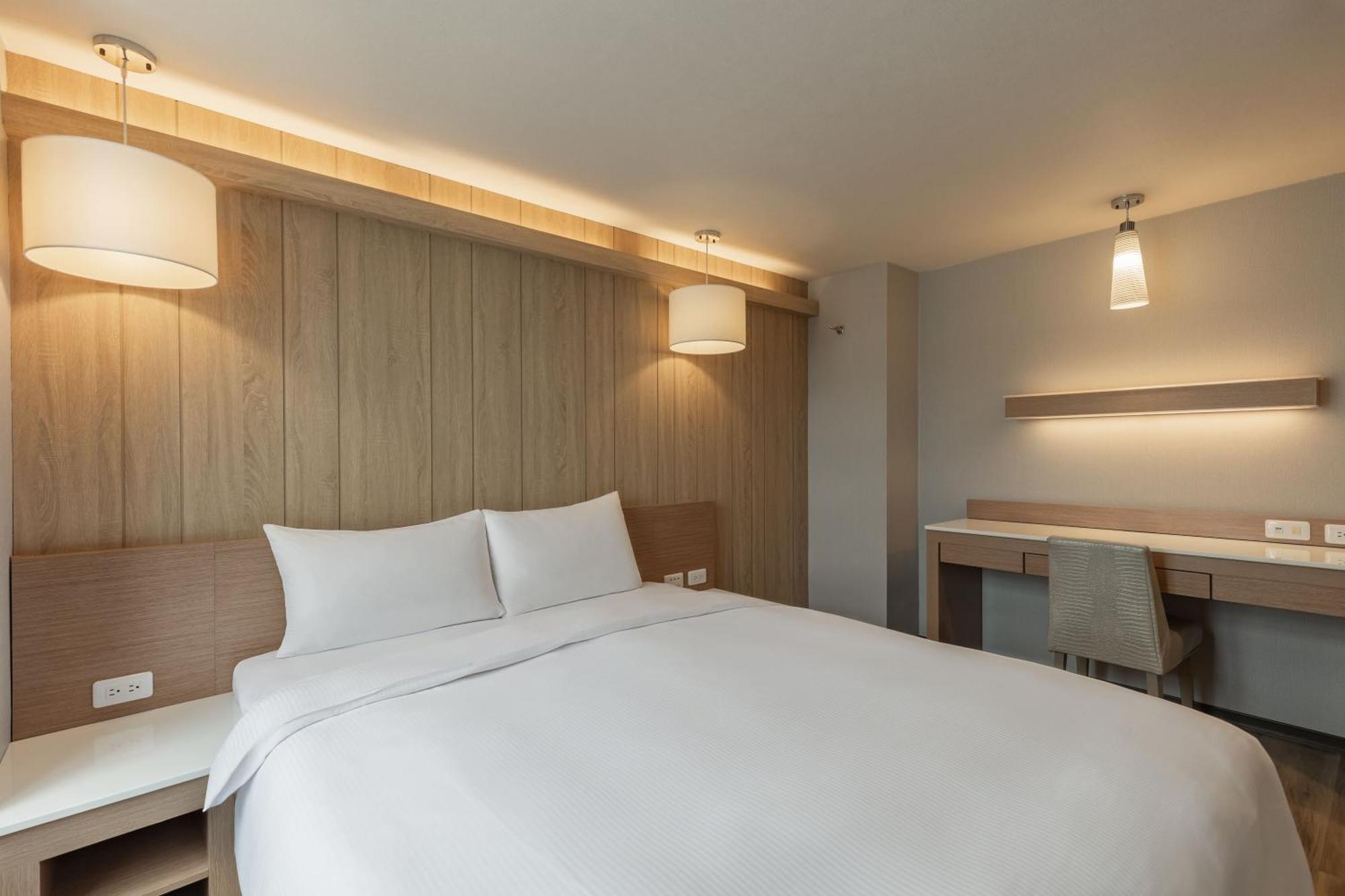 Kindness Hotel - Tainan Chihkan Tower Ruang foto