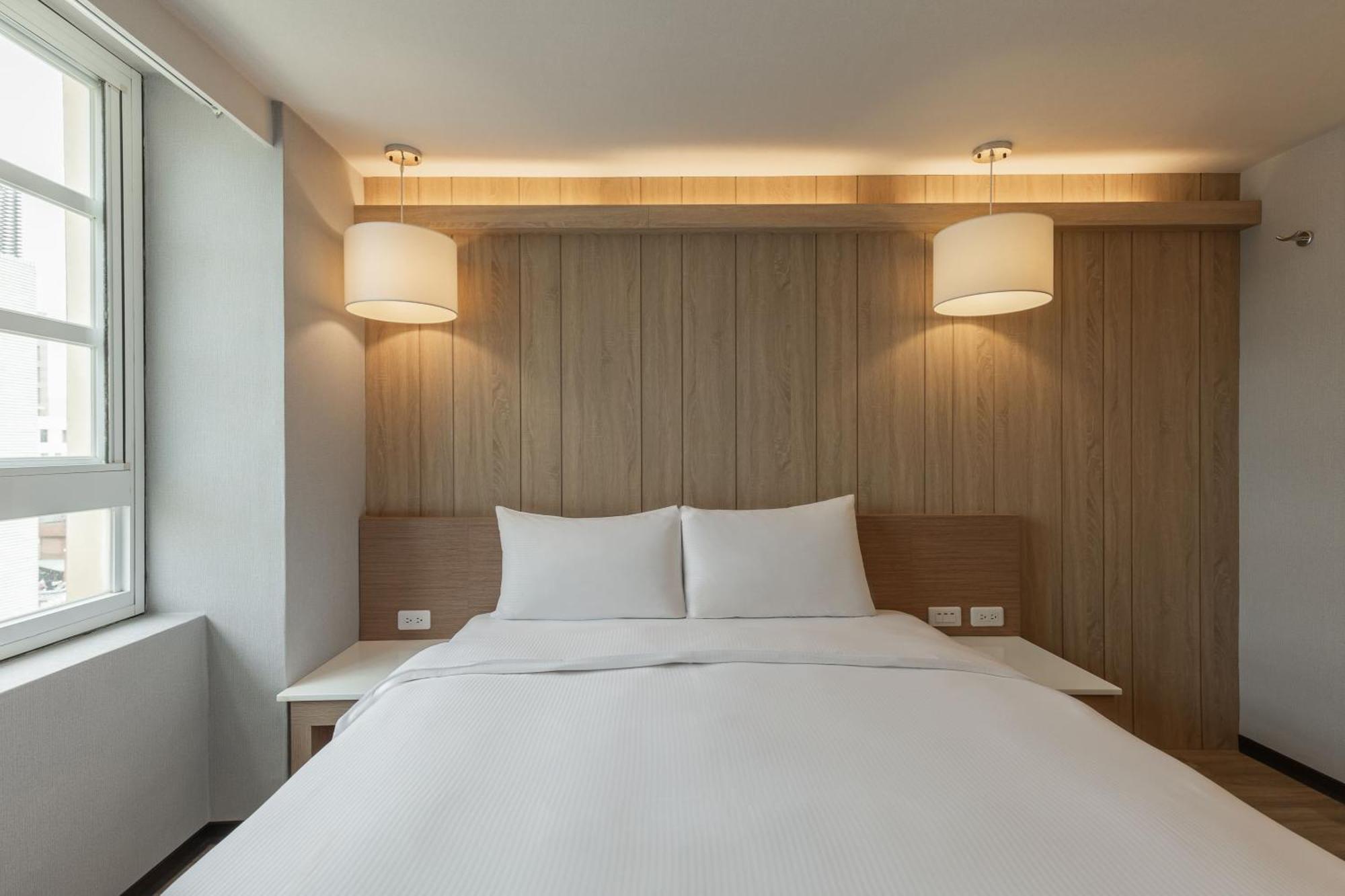 Kindness Hotel - Tainan Chihkan Tower Ruang foto