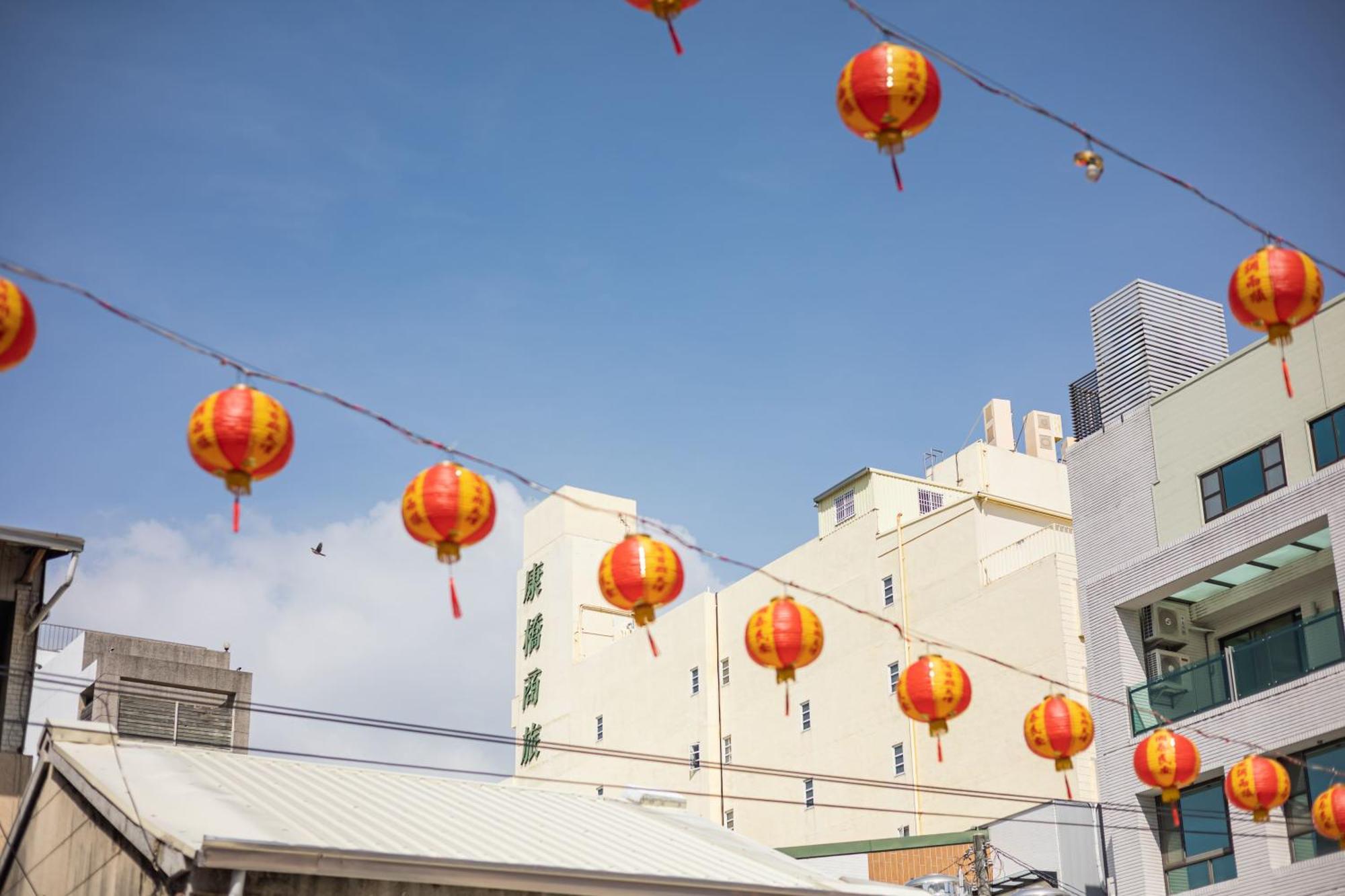 Kindness Hotel - Tainan Chihkan Tower Bagian luar foto